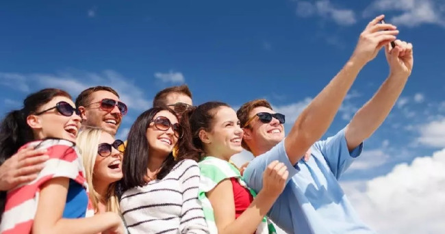 How many people do you want to take with you on your vacation?